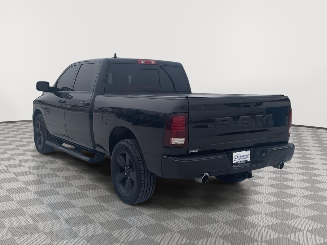 Vehicle photo 4