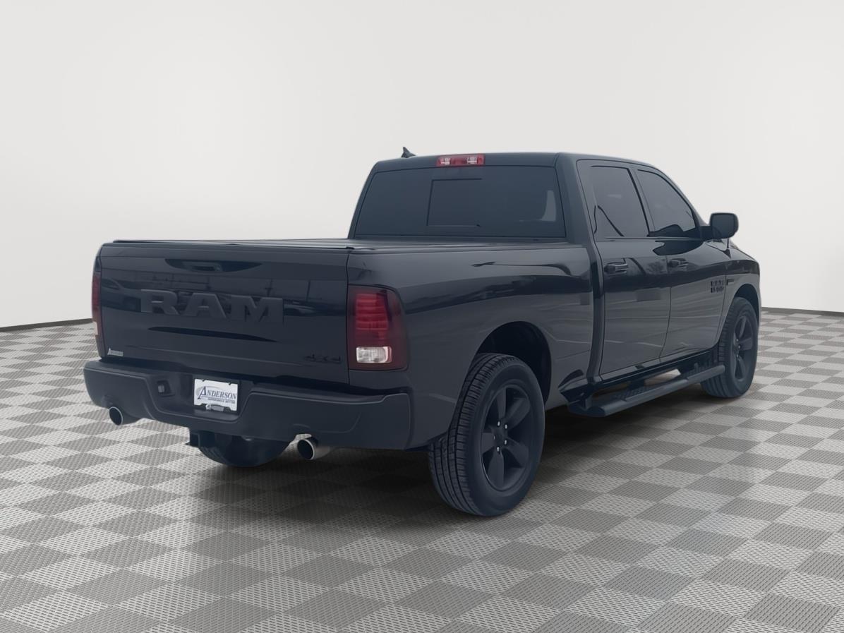 Vehicle photo 6