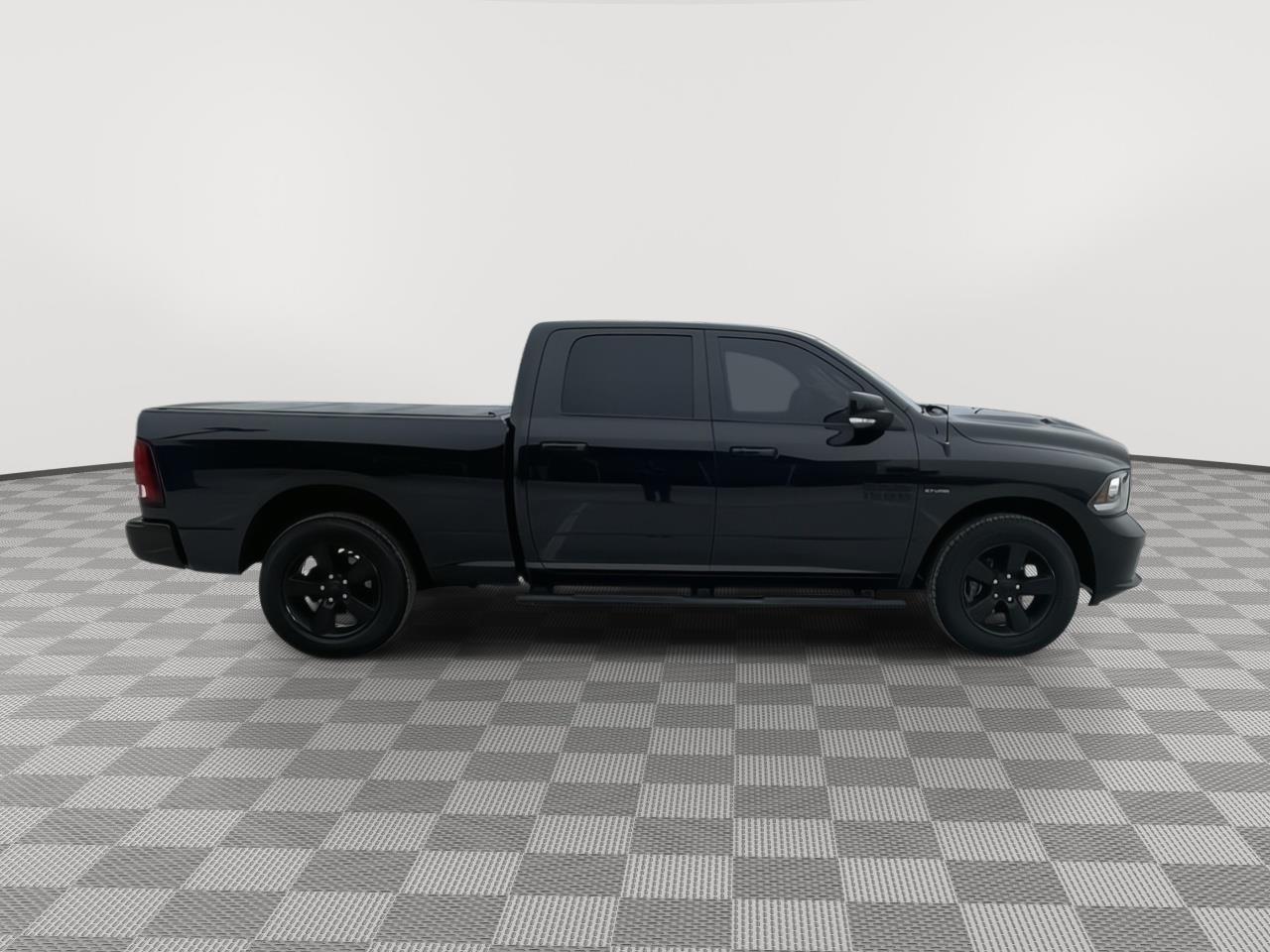Vehicle photo 7