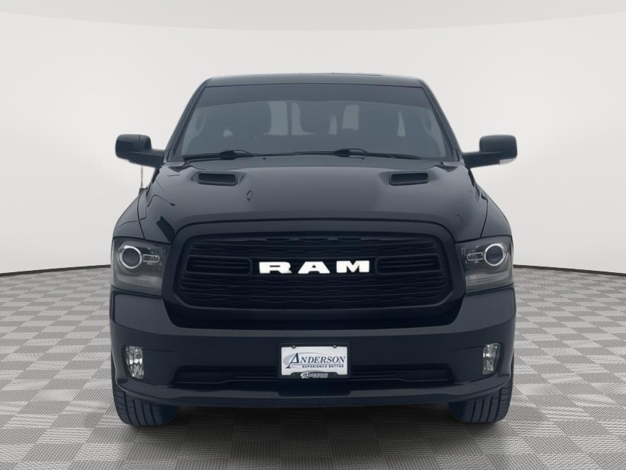 Vehicle photo 9