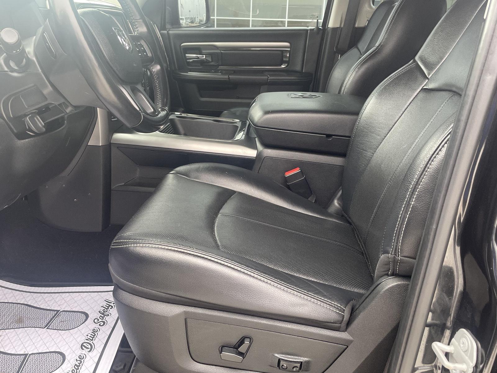 Vehicle photo 12