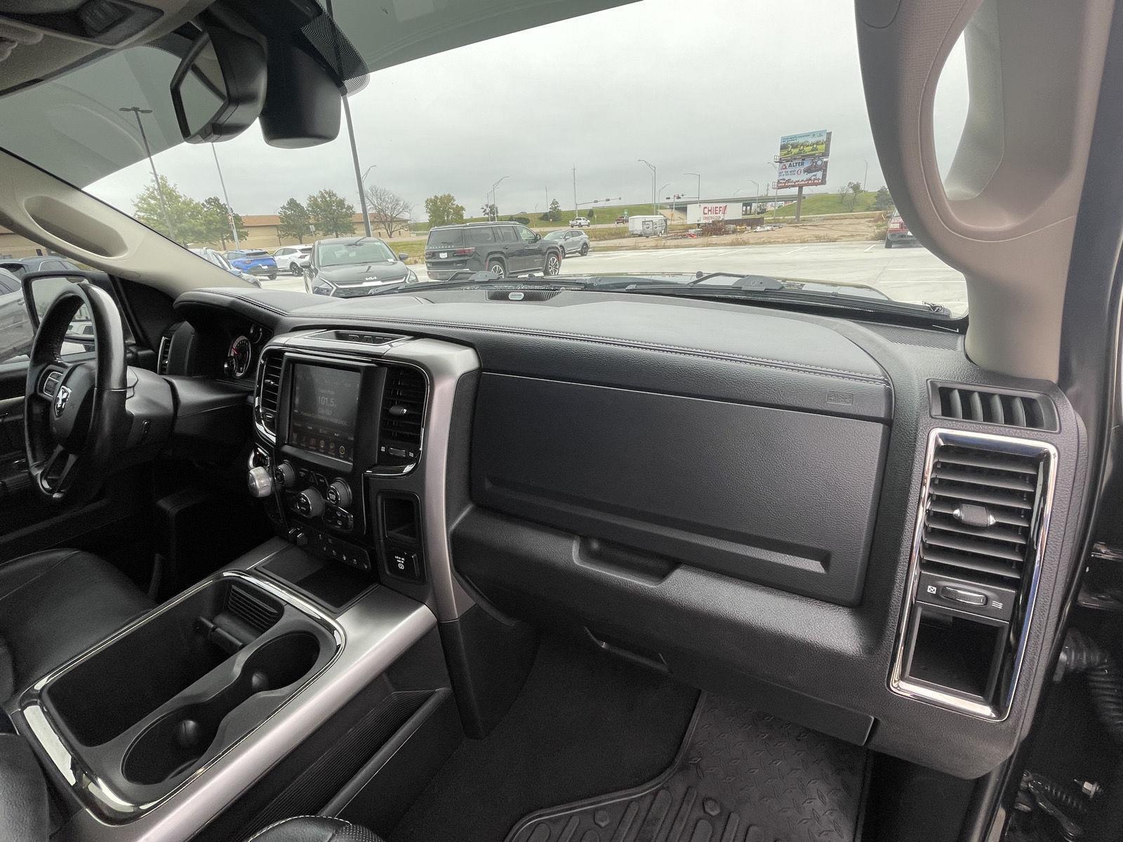 Vehicle photo 18