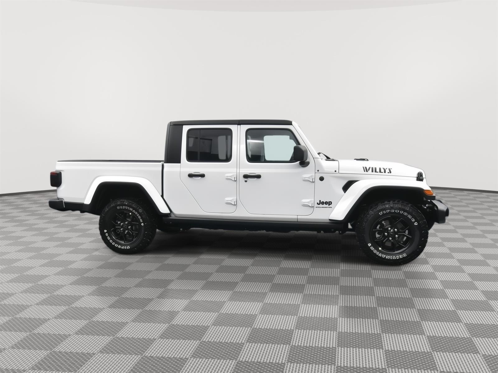 Used 2024 Jeep Gladiator Willys Crew Cab Truck for sale in Grand Island NE