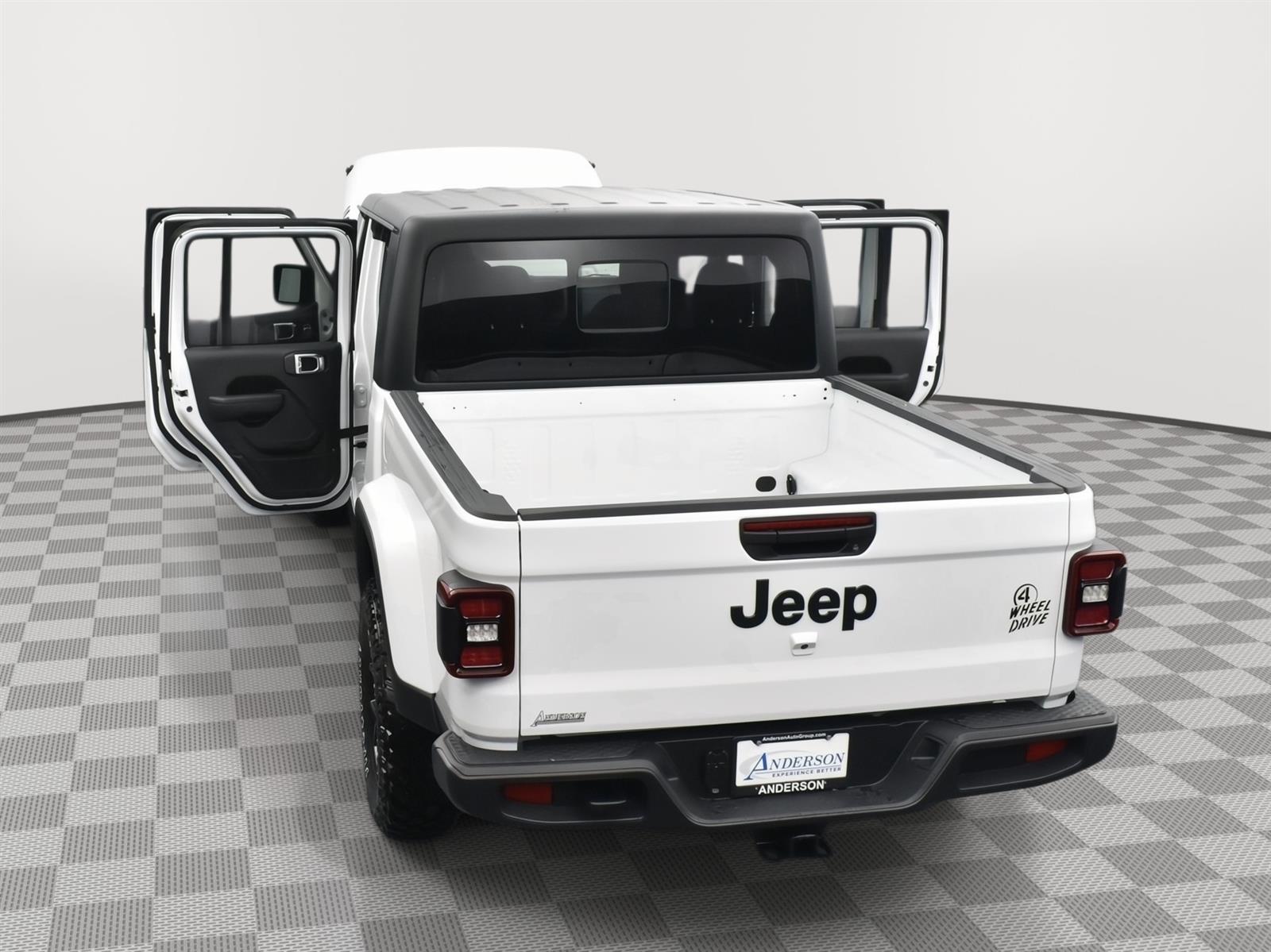 Used 2024 Jeep Gladiator Willys Crew Cab Truck for sale in Grand Island NE