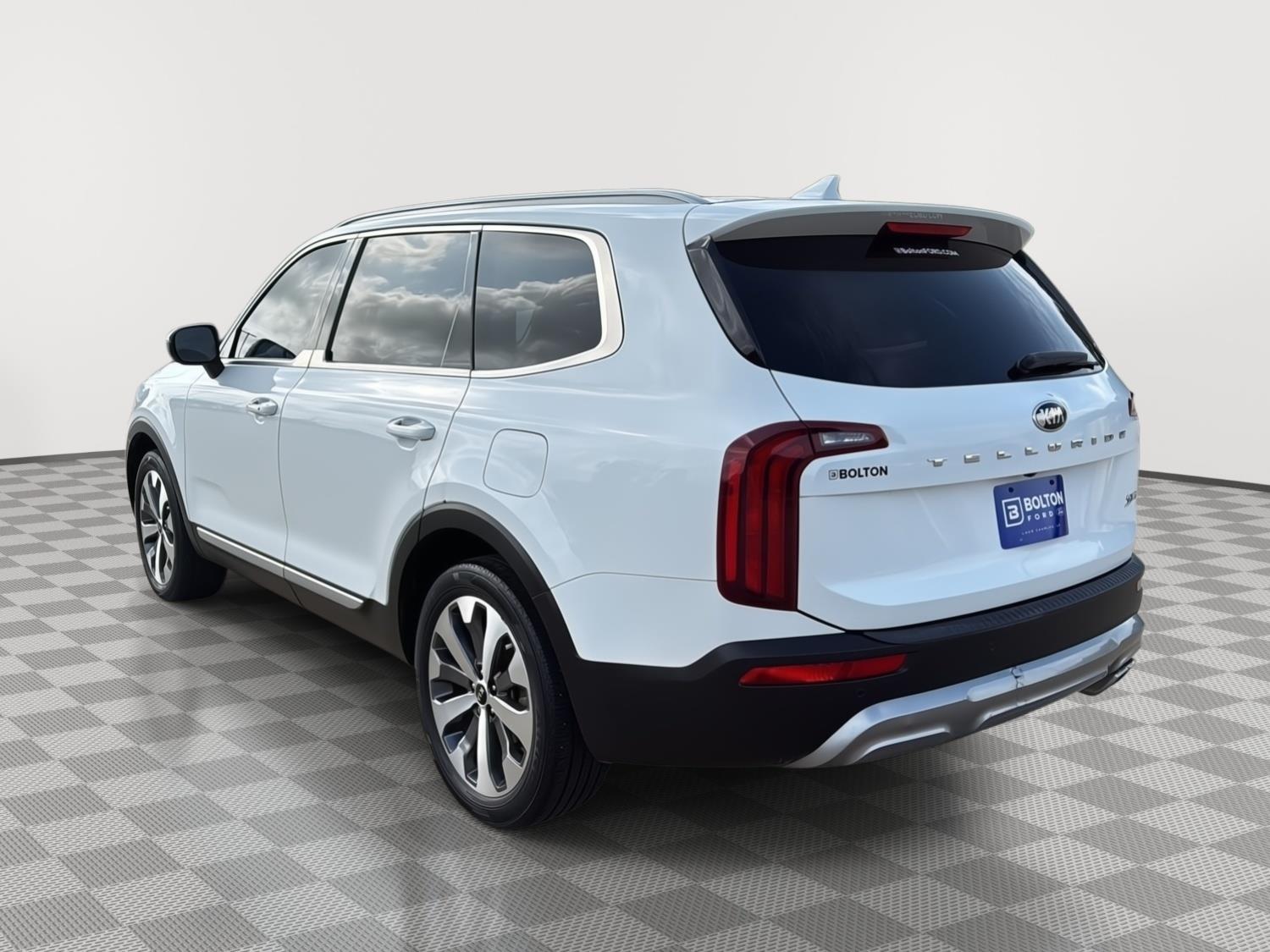 View vehicle photo 3