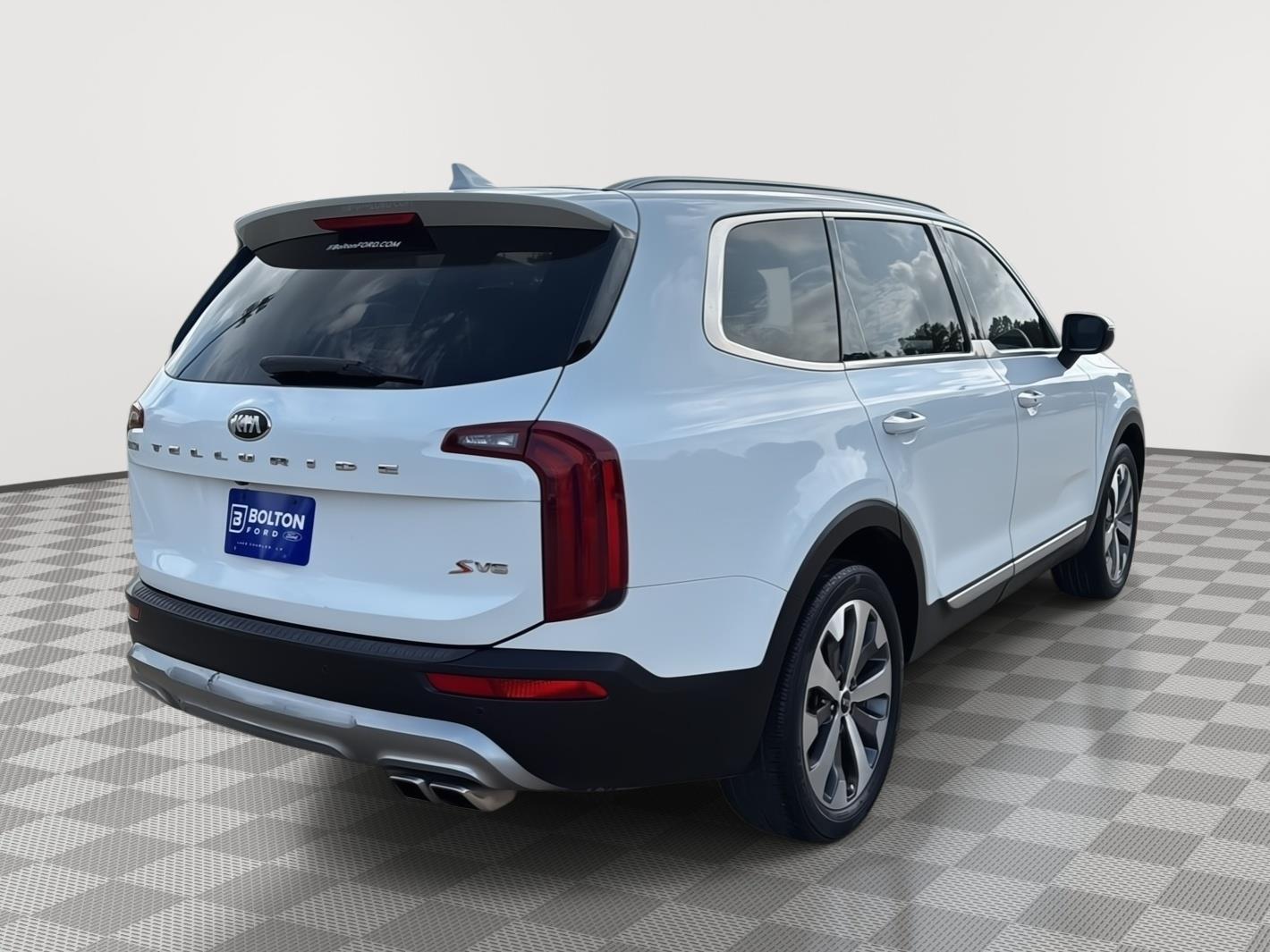 View vehicle photo 5