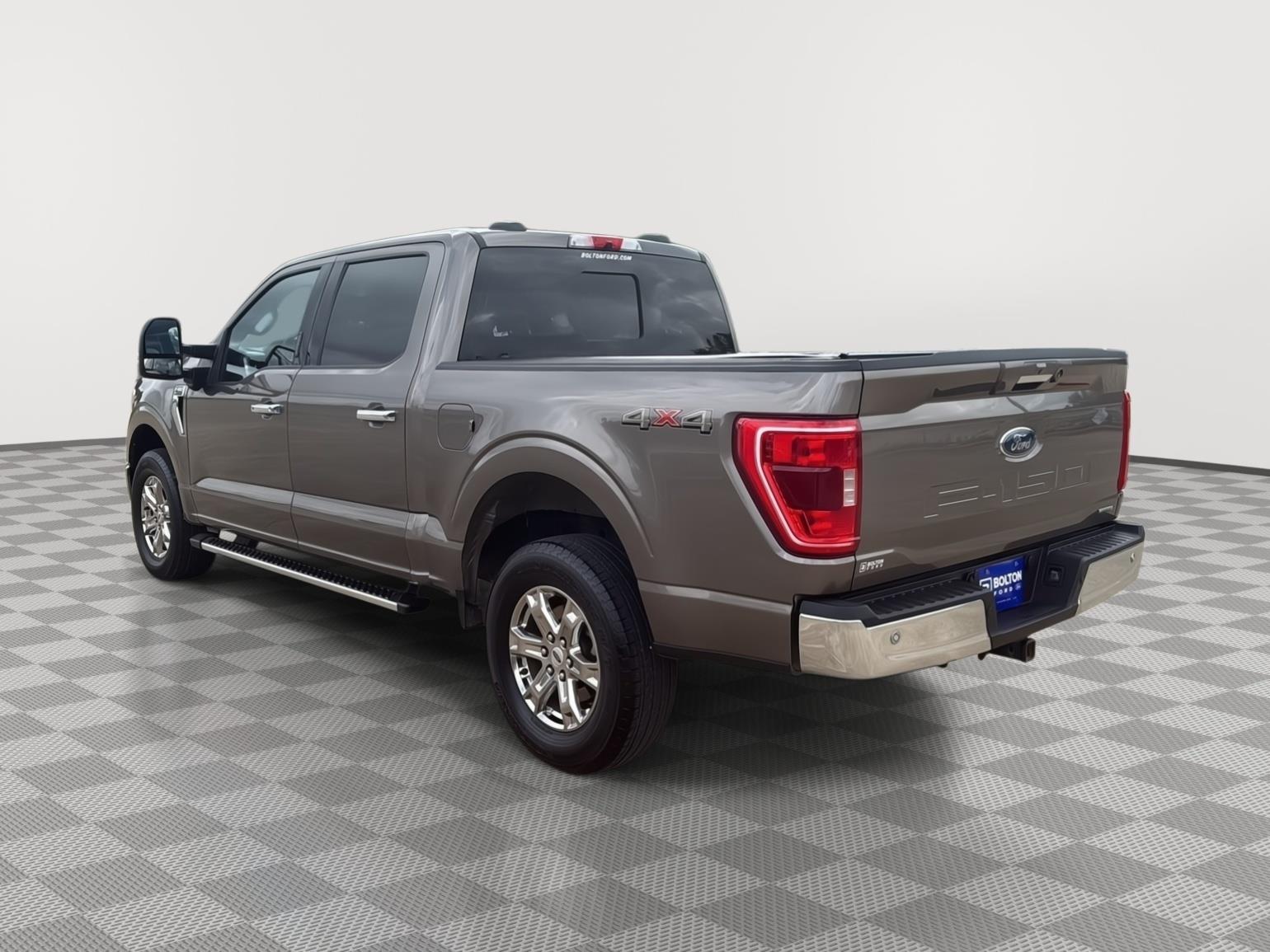 View vehicle photo 3