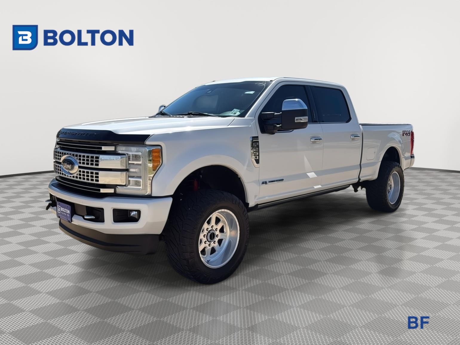White Platinum Metallic Tri-Coat 2017 Ford F-250 Super Duty Platinum Crew Cab 4WD Pickup Truck Four-Wheel Drive 6-Speed Automatic