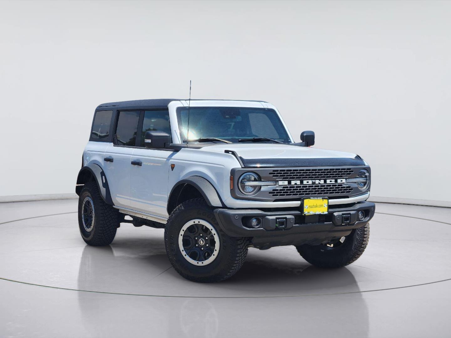 Oxford White 2023 Ford Bronco SUV / Crossover Four-Wheel Drive Automatic