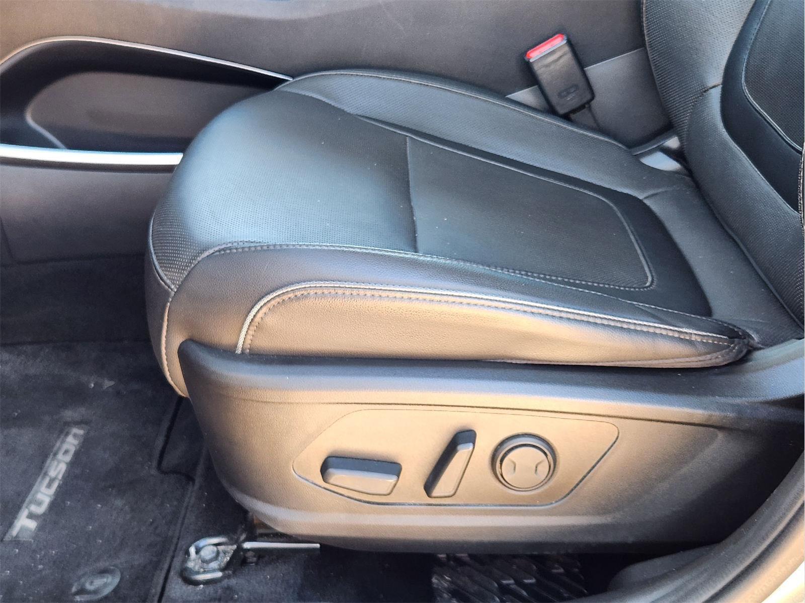 Used 2023 Amazon Gray Hyundai Limited image 23