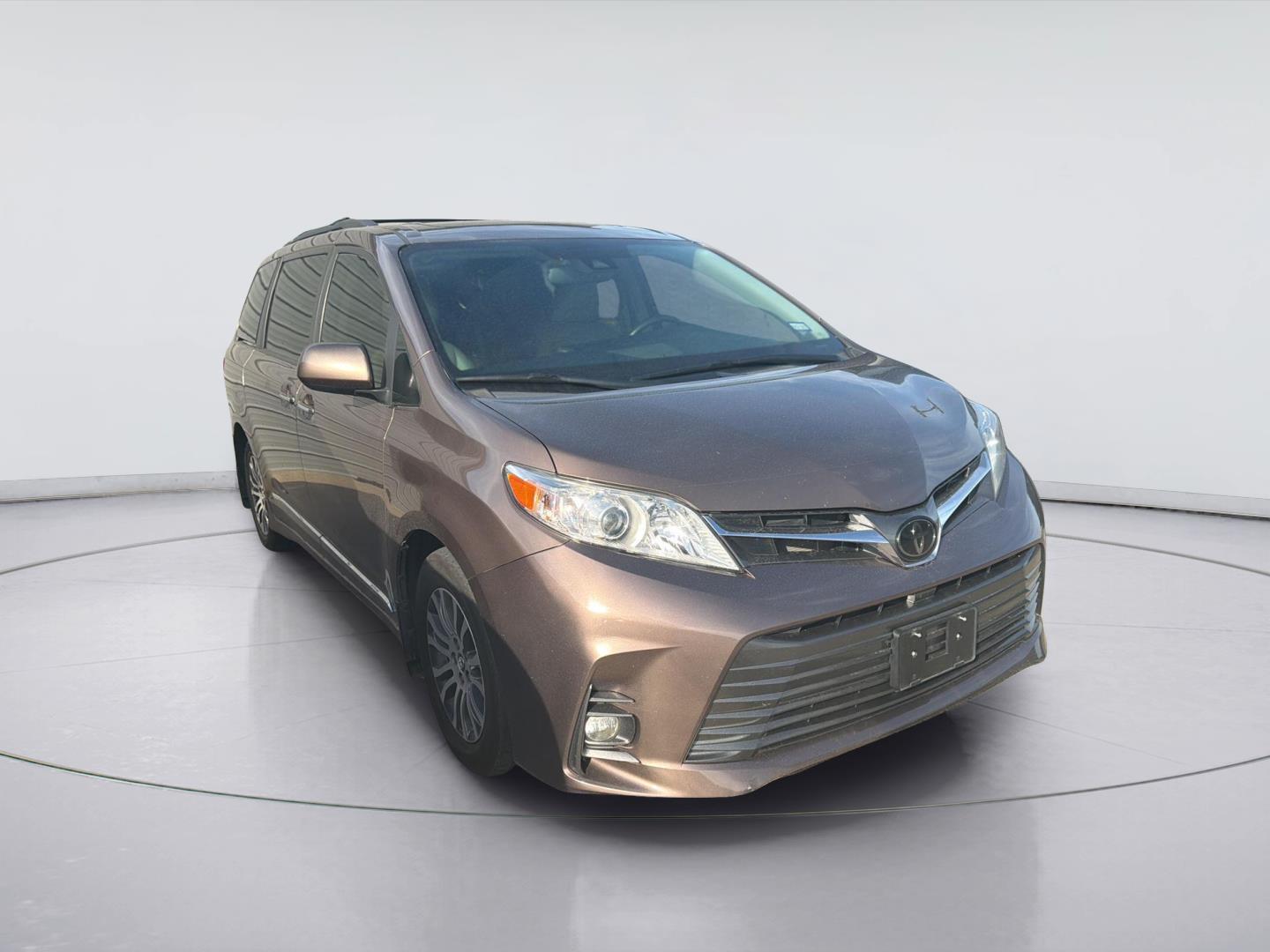 2020 Toyota Sienna XLE Premium 8-Passenger FWD