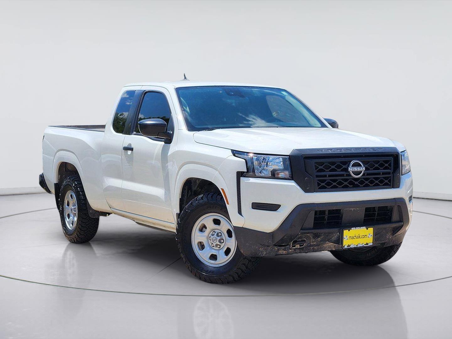 Glacier White 2024 Nissan Frontier Pickup Truck Four-Wheel Drive Automatic