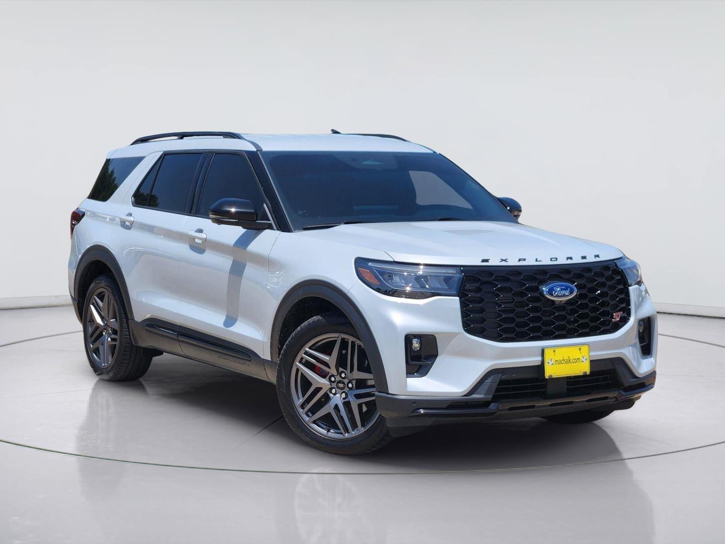 Space White 2026 Ford Explorer SUV / Crossover All-Wheel Drive Automatic