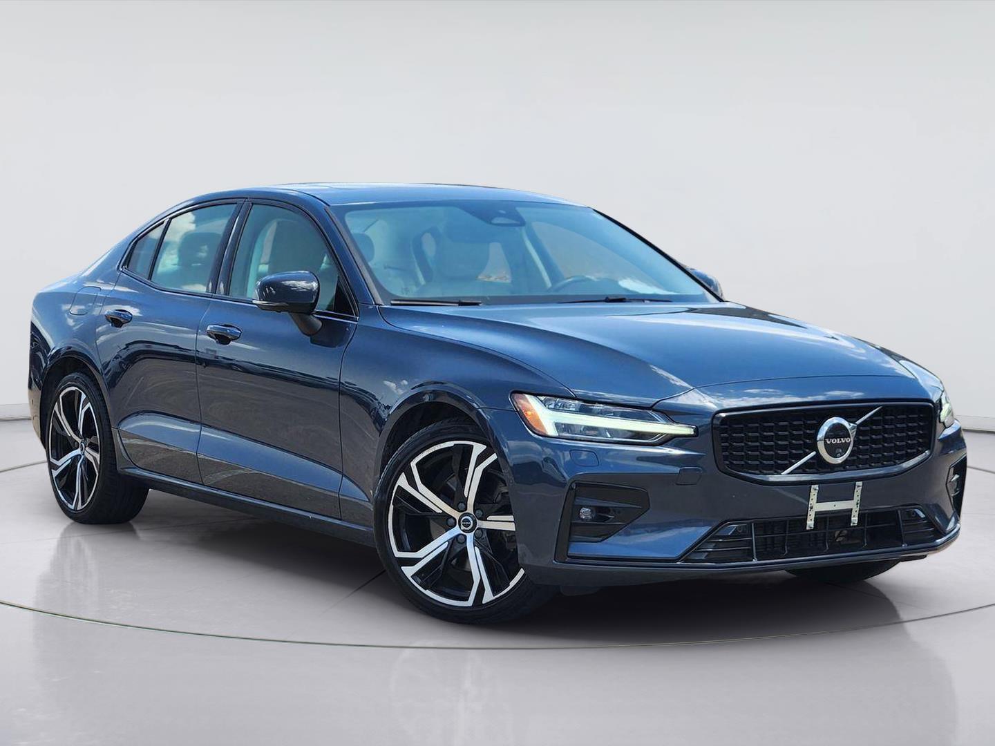  2024 Volvo S60 B5 Plus Dark Theme FWD   