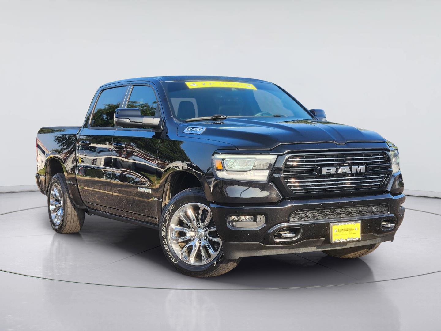 Diamond Black Crystal Pearlcoat 2024 RAM 1500 Pickup Truck Four-Wheel Drive 8-Speed Automatic