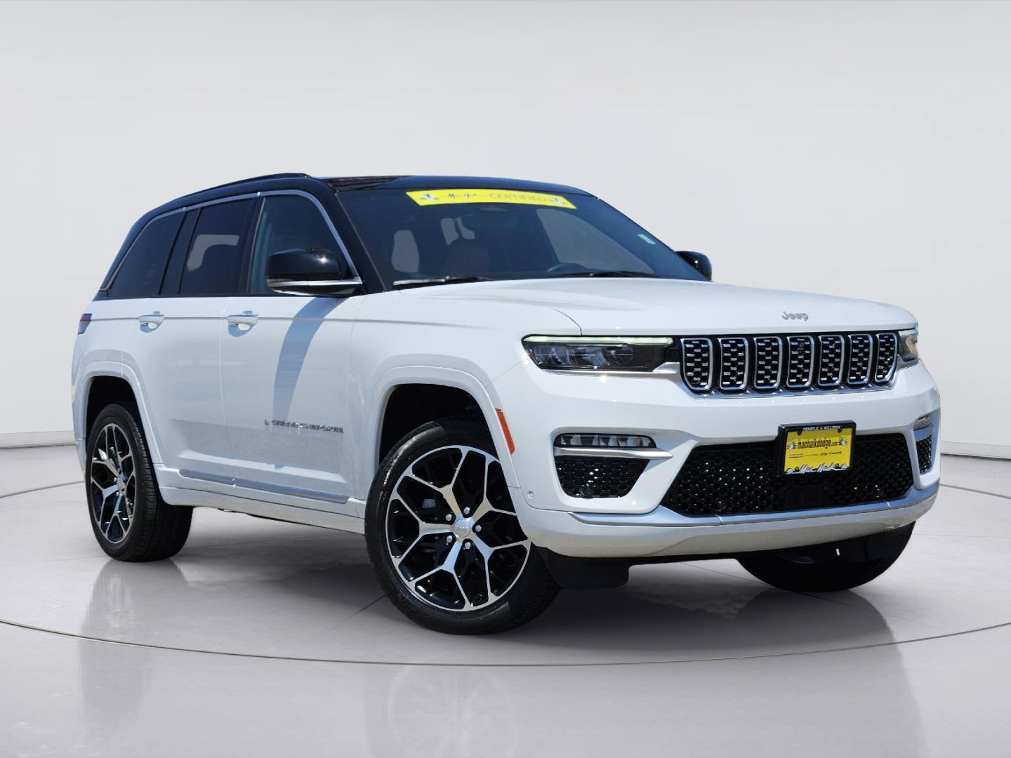 Bright White Clearcoat 2025 Jeep Grand Cherokee SUV / Crossover Four-Wheel Drive 8-Speed Automatic