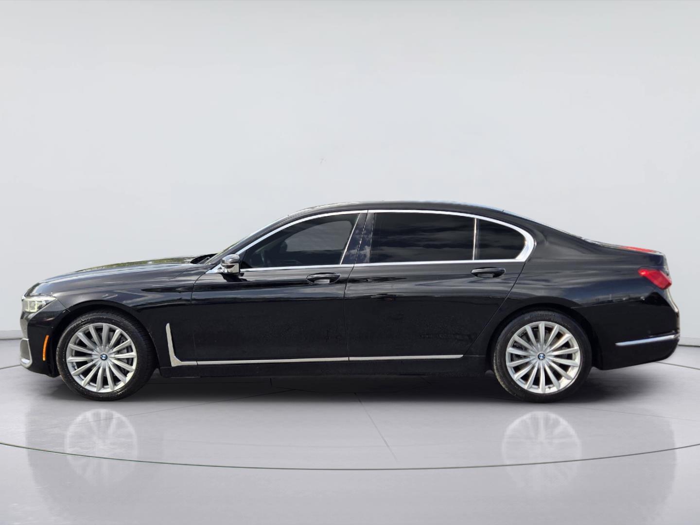 2022 BMW 7 Series 740i - 6