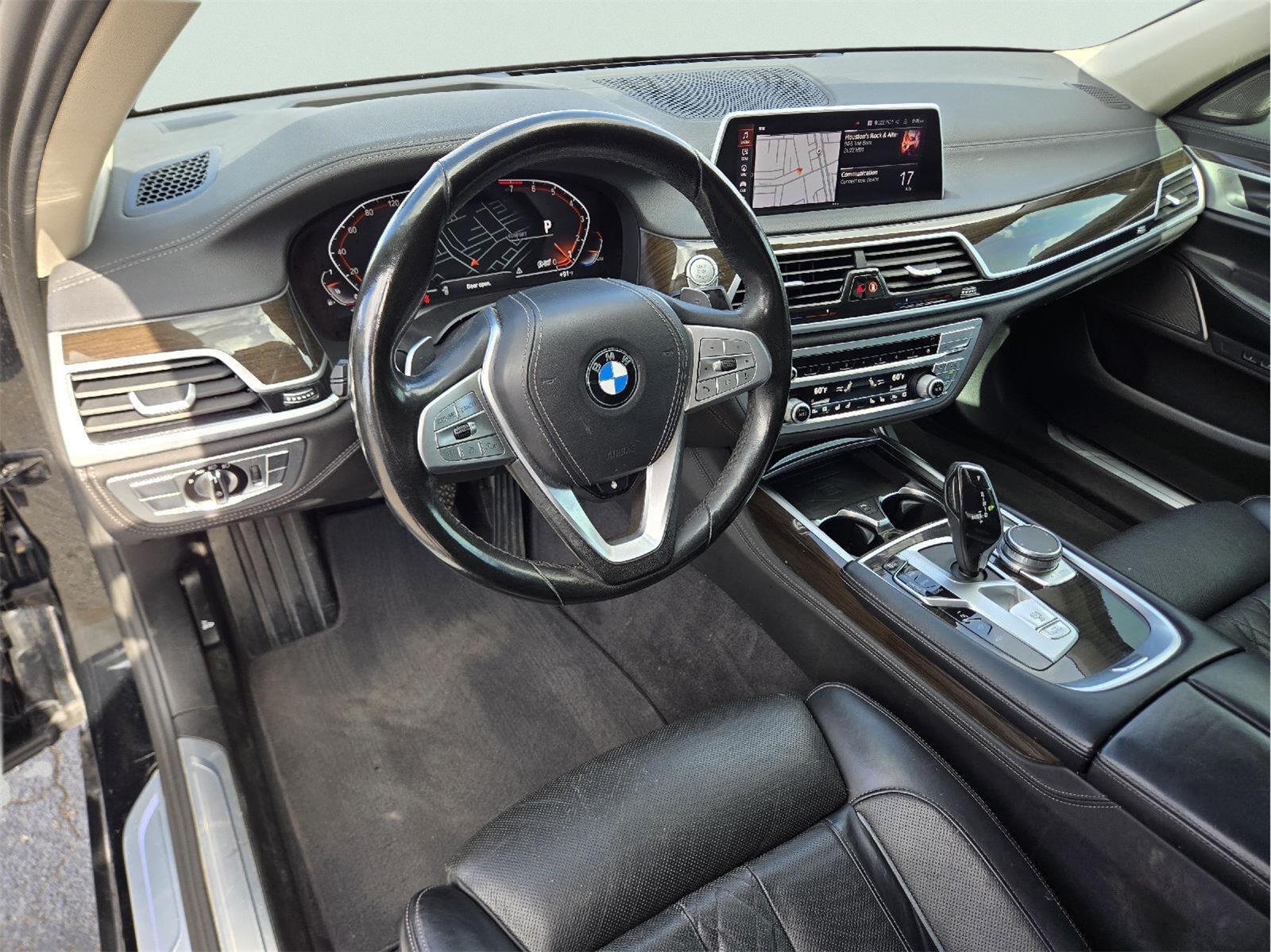 2022 BMW 7 Series 740i - 10