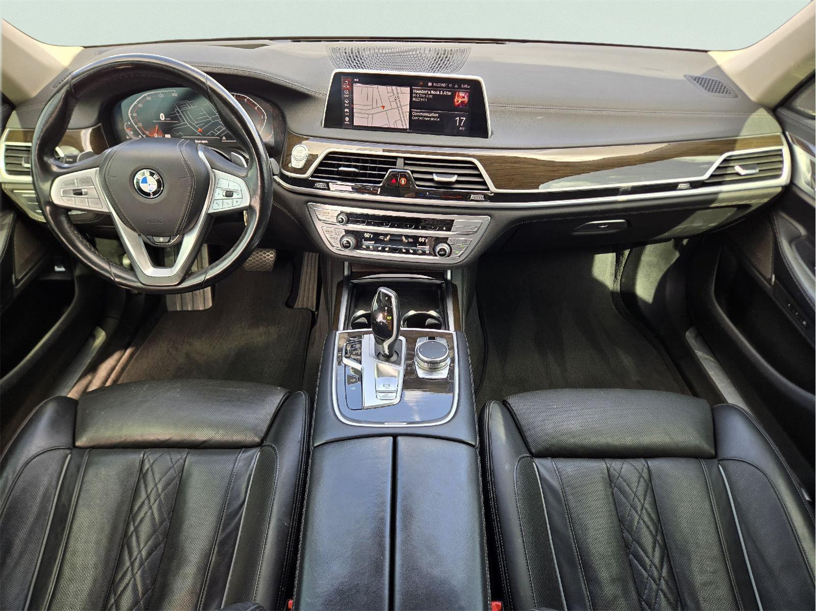 2022 BMW 7 Series 740i - 11