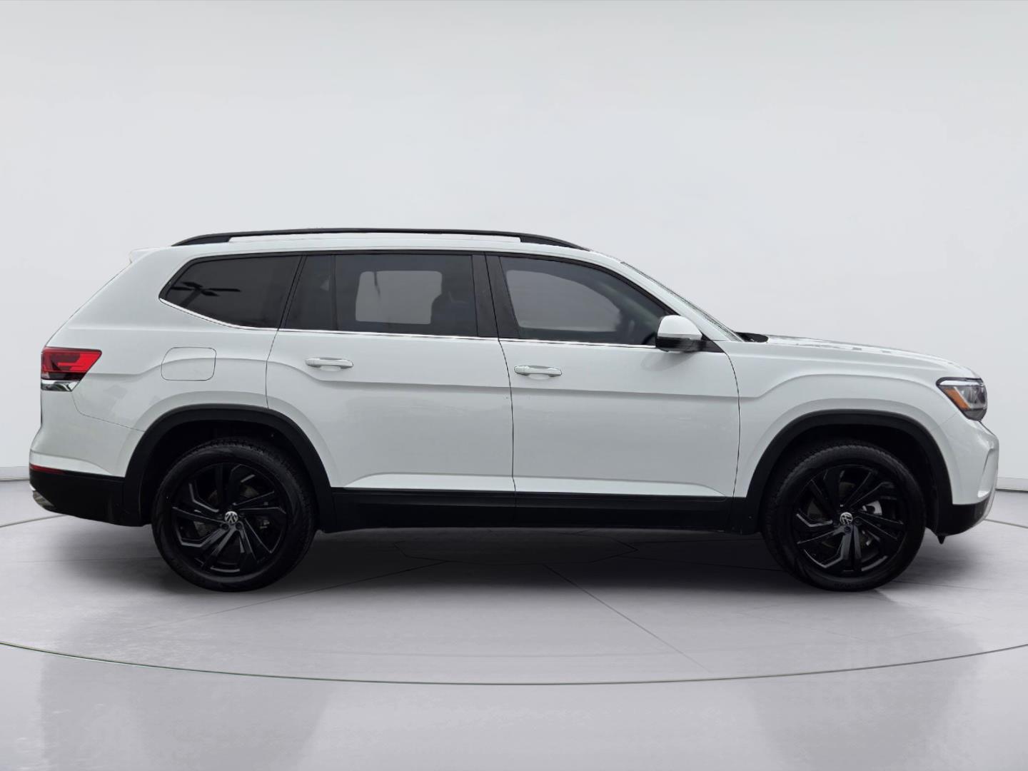 2022 Volkswagen Atlas 2.0T SE w/Technology at AutoNation Chevrolet Gulf Fwy