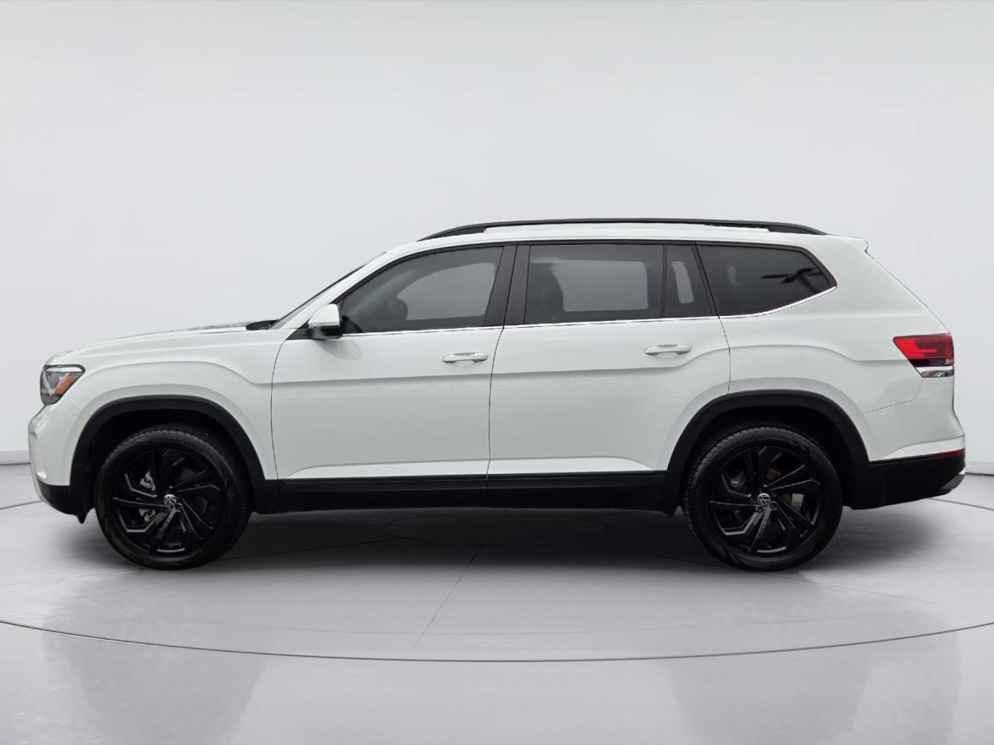 2022 Volkswagen Atlas 2.0T SE w/Technology at AutoNation Chevrolet Gulf Fwy