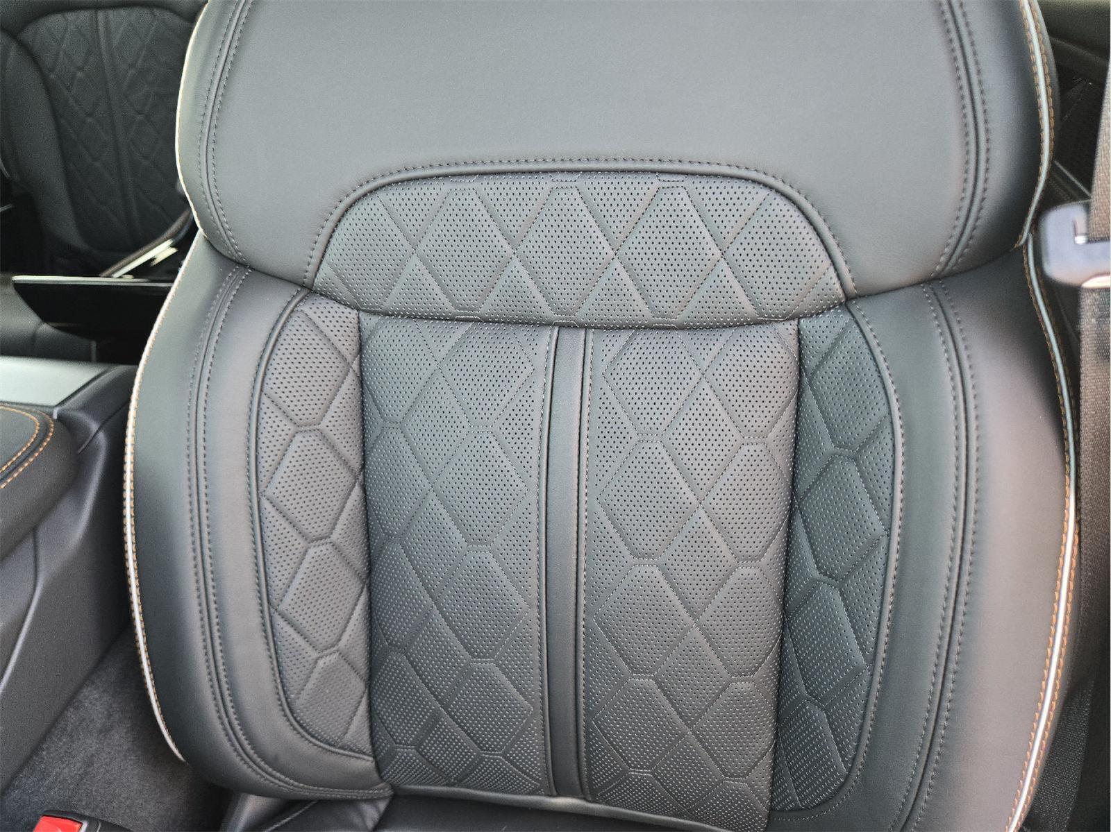2026 Jeep Grand Wagoneer photo 8 of 16