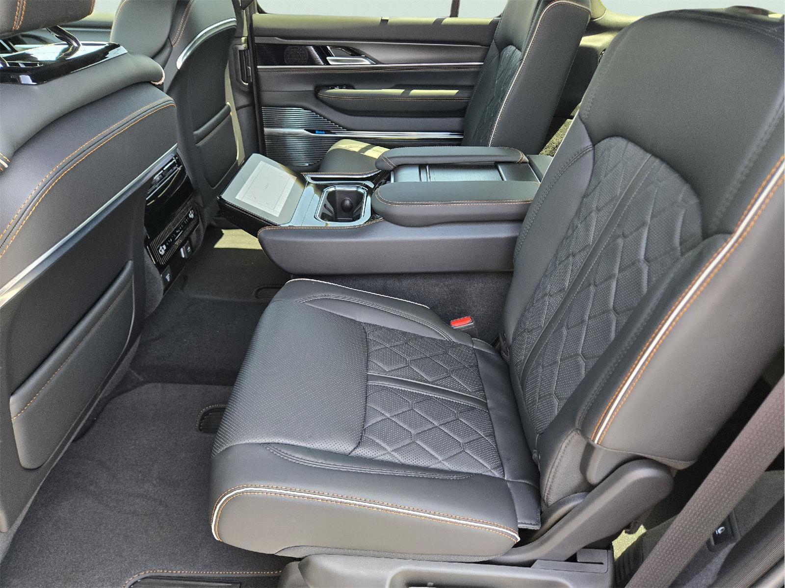 2026 Jeep Grand Wagoneer photo 9 of 16