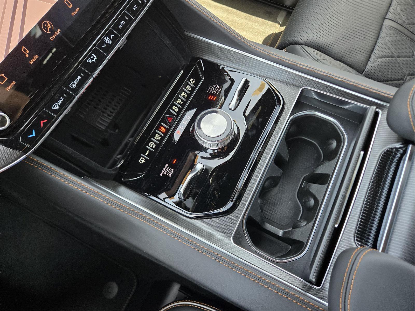 2026 Jeep Grand Wagoneer photo 15 of 16