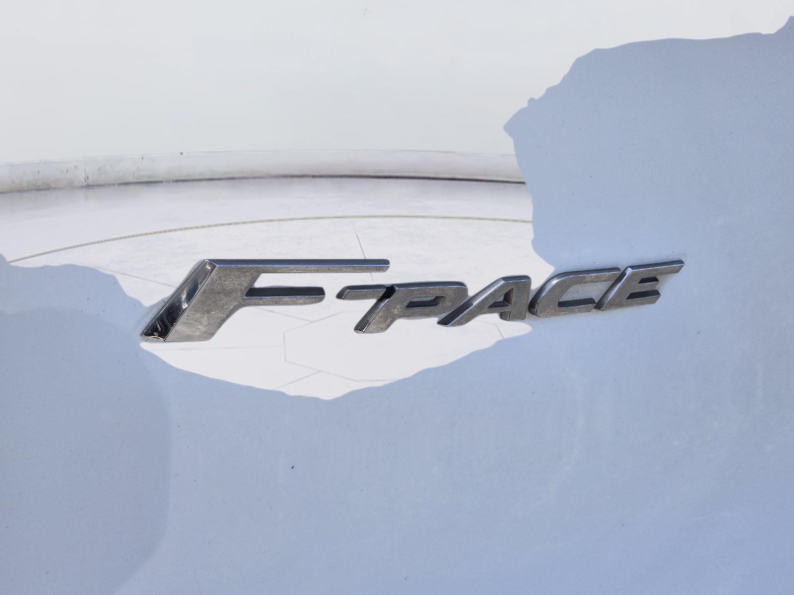 2017 Jaguar F-PACE 35t R-Sport - 8