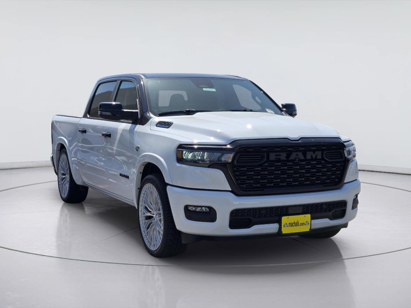 2026 Ram 1500 photo 2 of 17