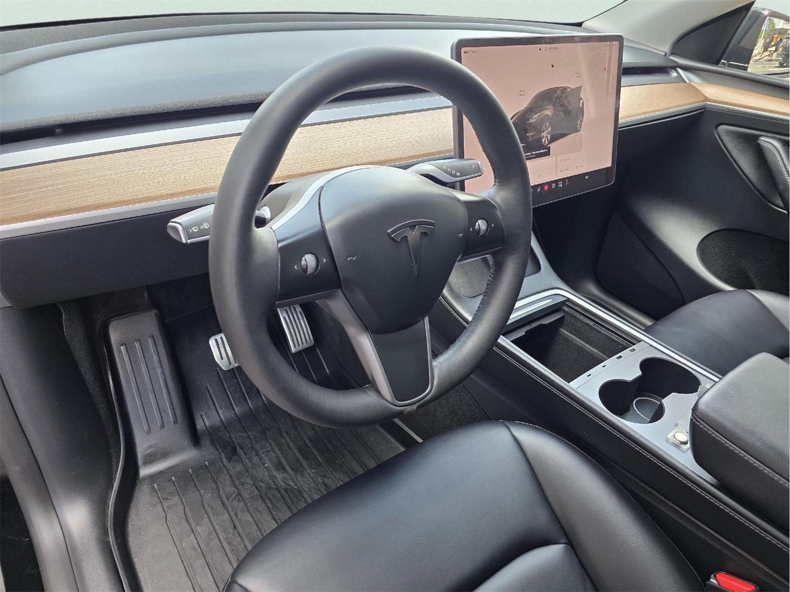 2023 Tesla Model Y Long Range - 9
