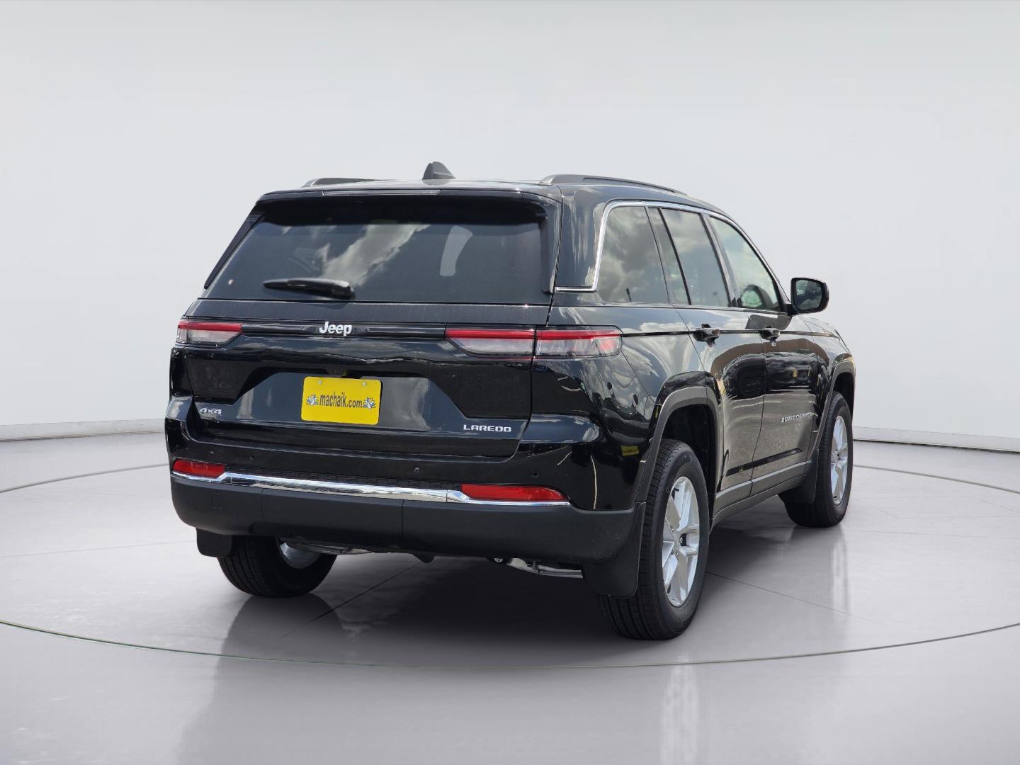 2026 Jeep Grand Cherokee Laredo X - 2