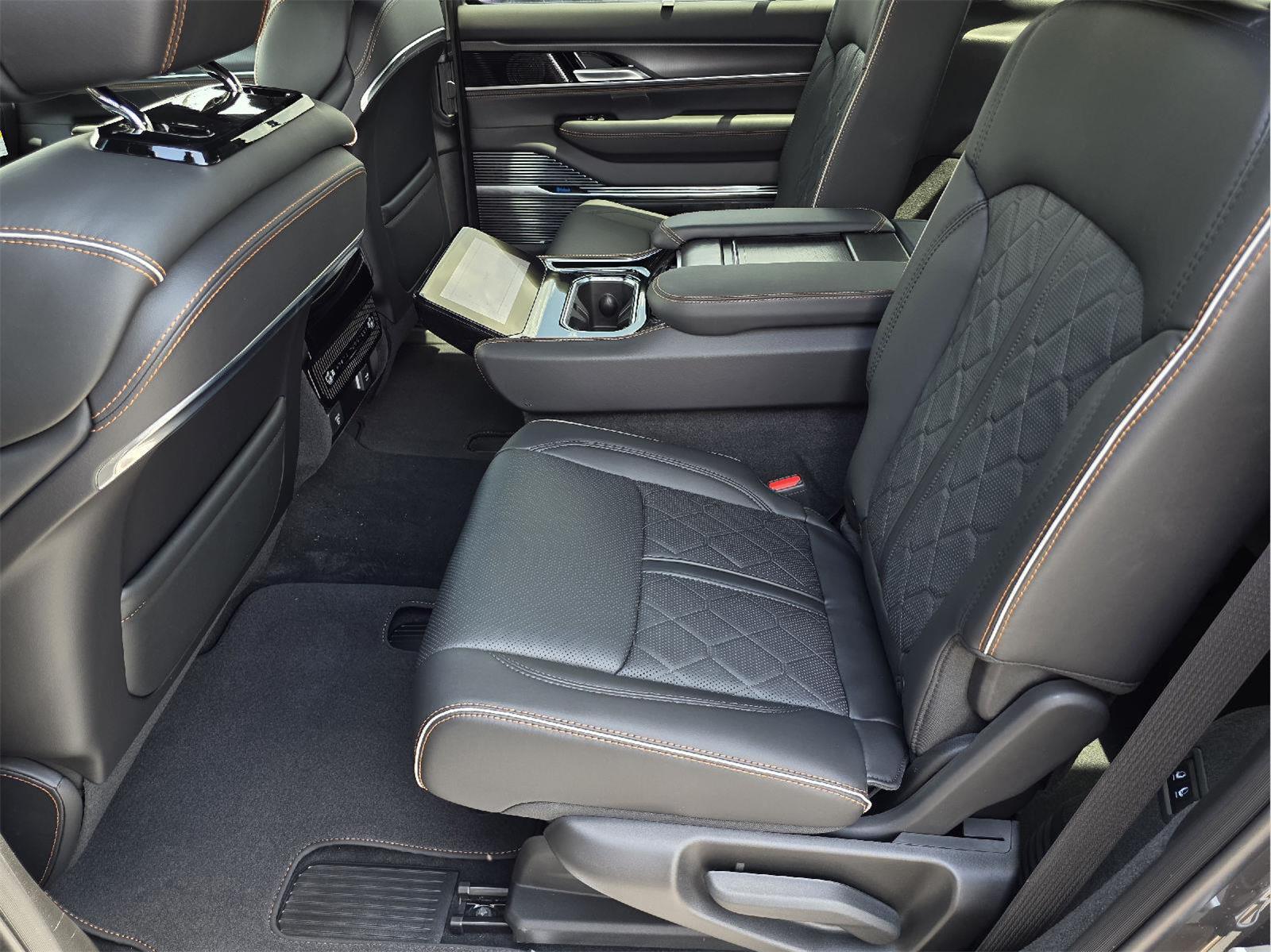2026 Jeep Grand Wagoneer photo 9 of 18