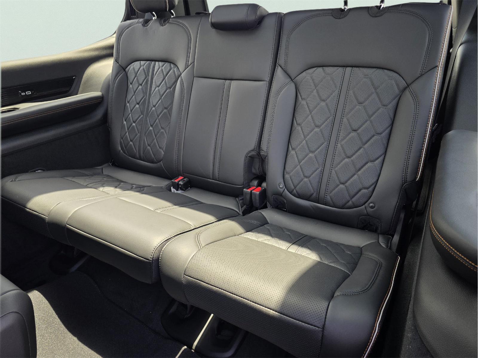 2026 Jeep Grand Wagoneer photo 10 of 18