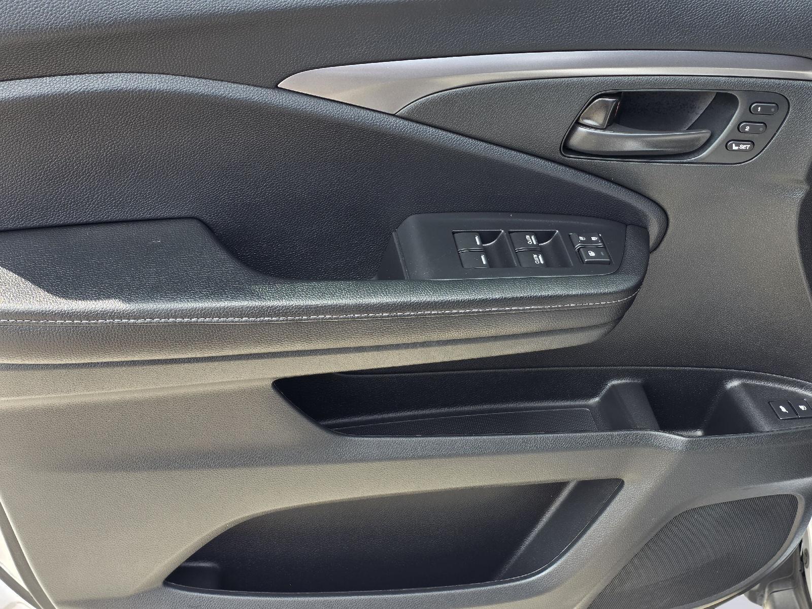 2024 Honda Passport EX-L at Honda of Clear Lake