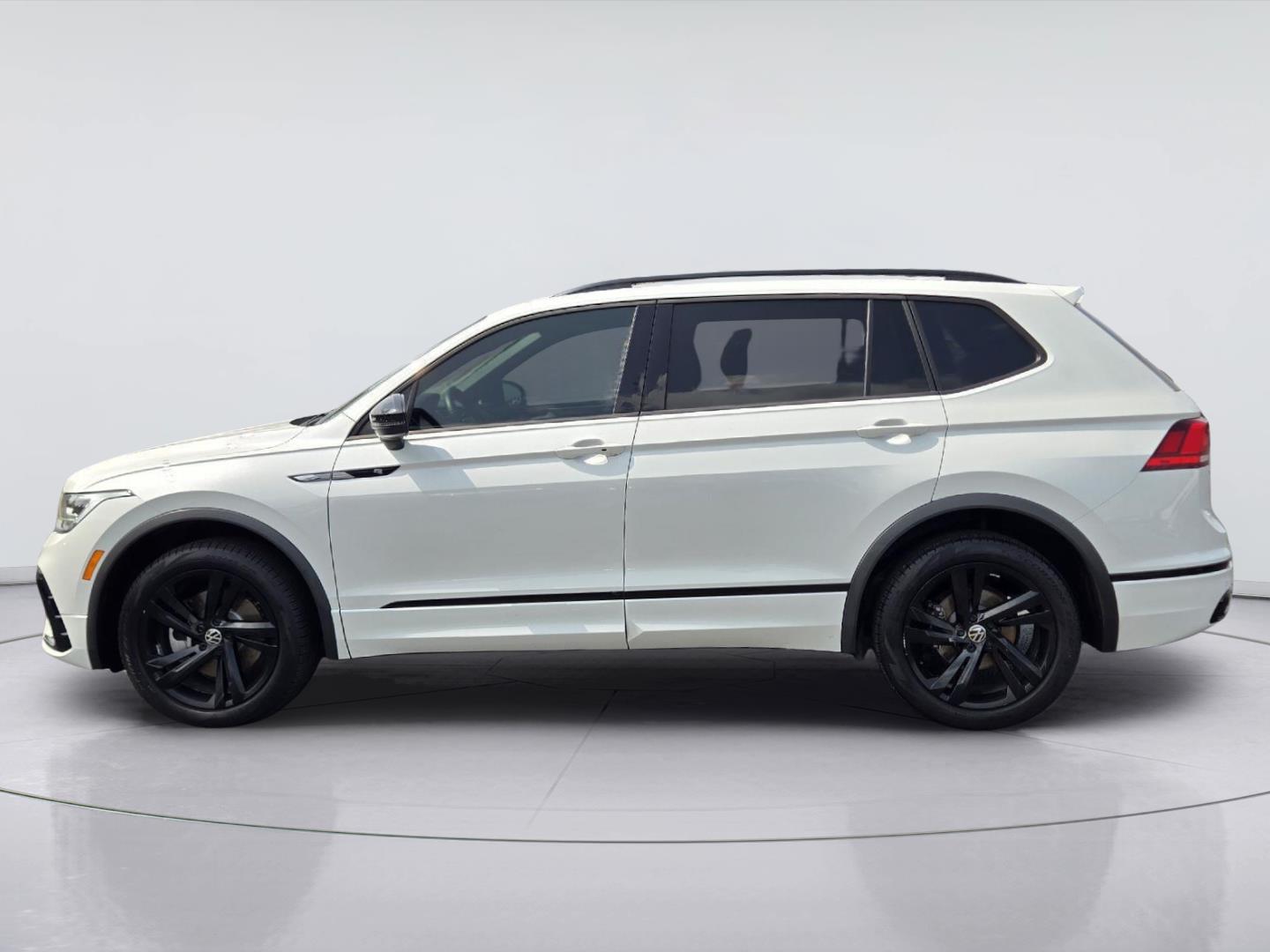 2023 Volkswagen Tiguan SE R-Line Black at AutoNation USA Katy