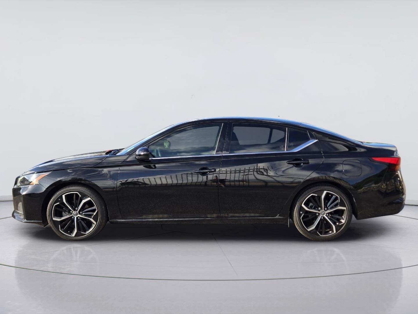 2023 Nissan Altima 2.5 SR at Mac Haik CDJR North Houston