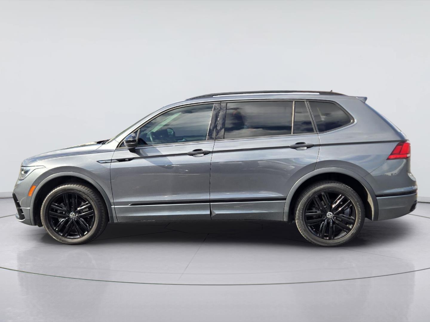 2022 Volkswagen Tiguan SE R-Line Black at Lexus Southwest Houston
