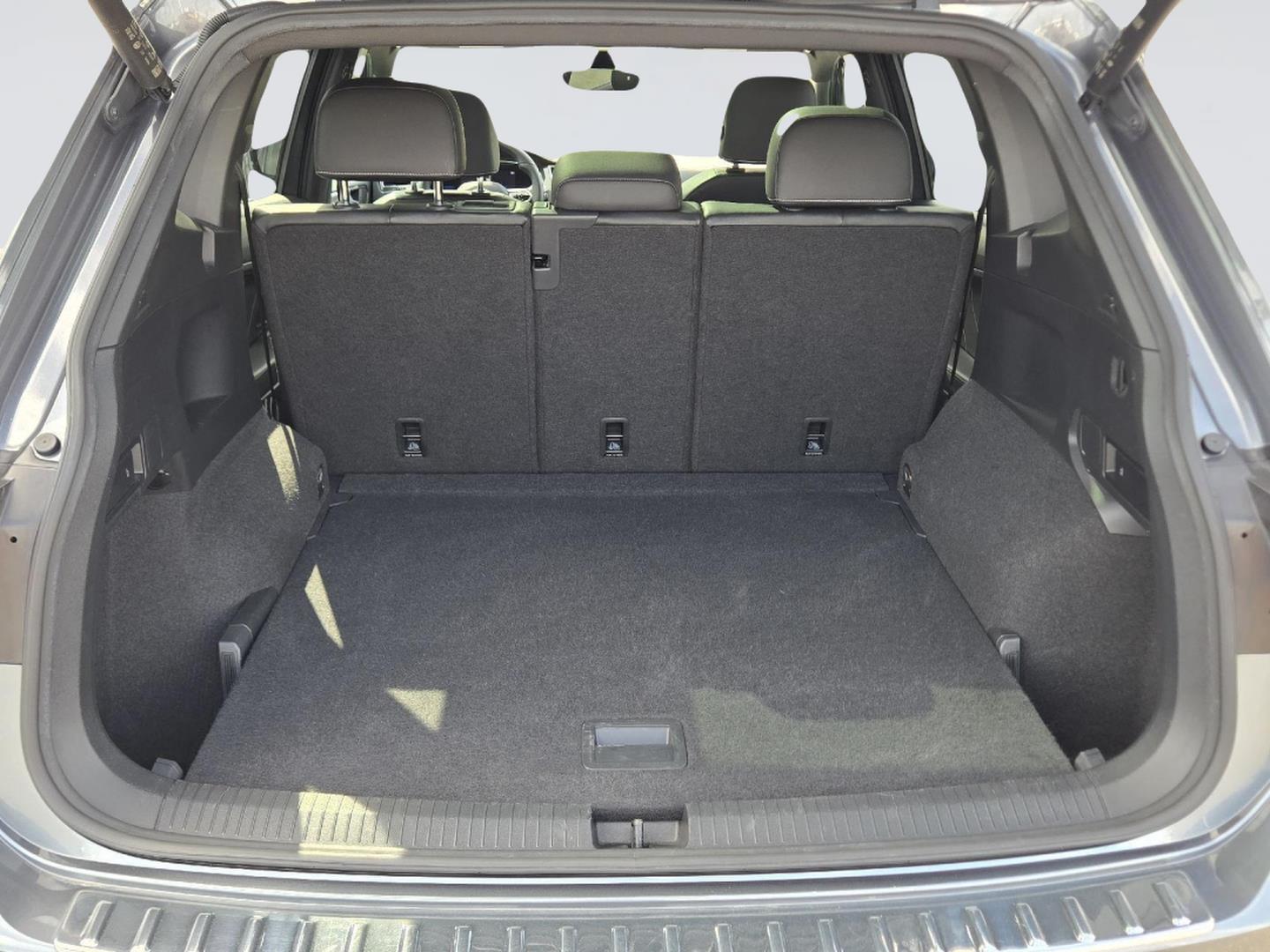 2022 Volkswagen Tiguan SE R-Line Black at Lexus Southwest Houston