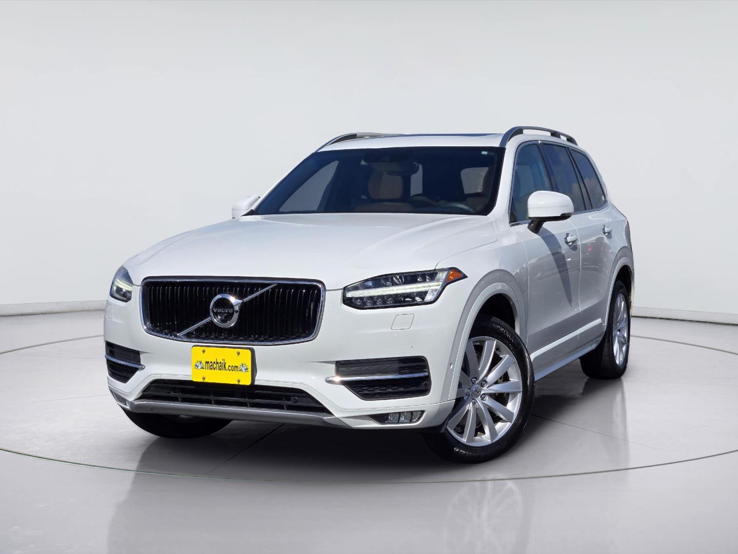 2017 Volvo XC90 T6 Momentum AWD