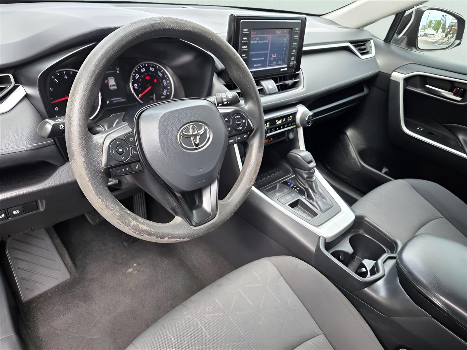 2021 Toyota RAV4 XLE - 10