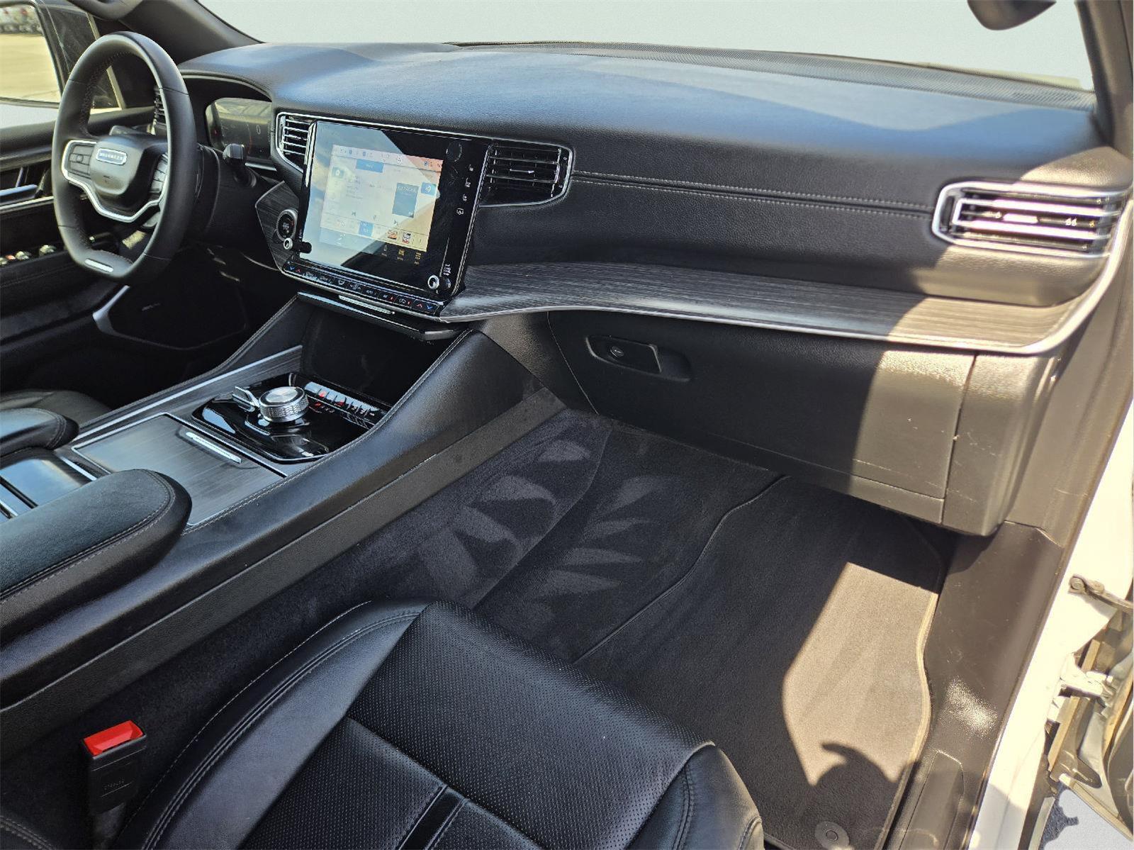 2024 Jeep Wagoneer L Series II - 10