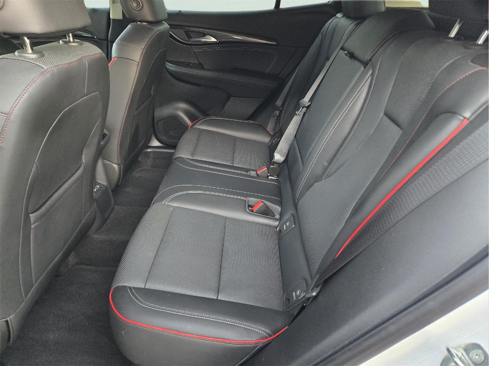 2023 Buick Envision photo 18 of 35