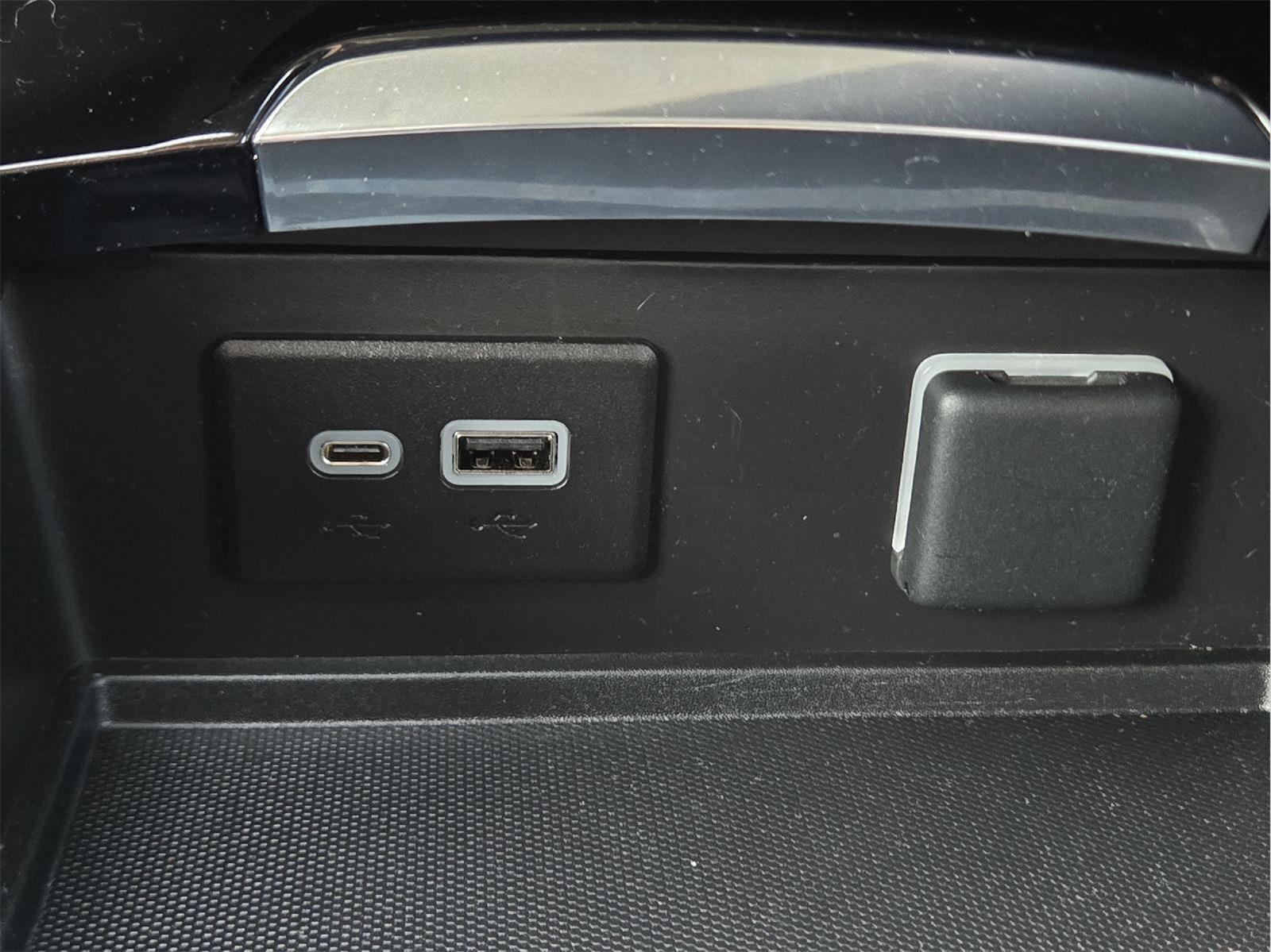 2023 Buick Envision photo 27 of 35
