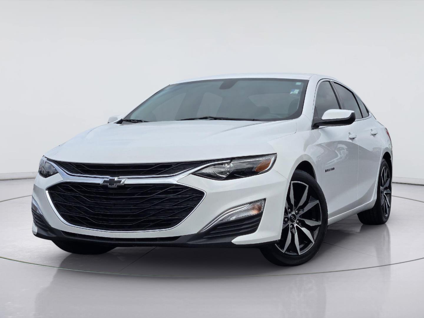 Summit White 2022 Chevrolet Malibu Sedan Front-Wheel Drive Continuously Variable Transmission