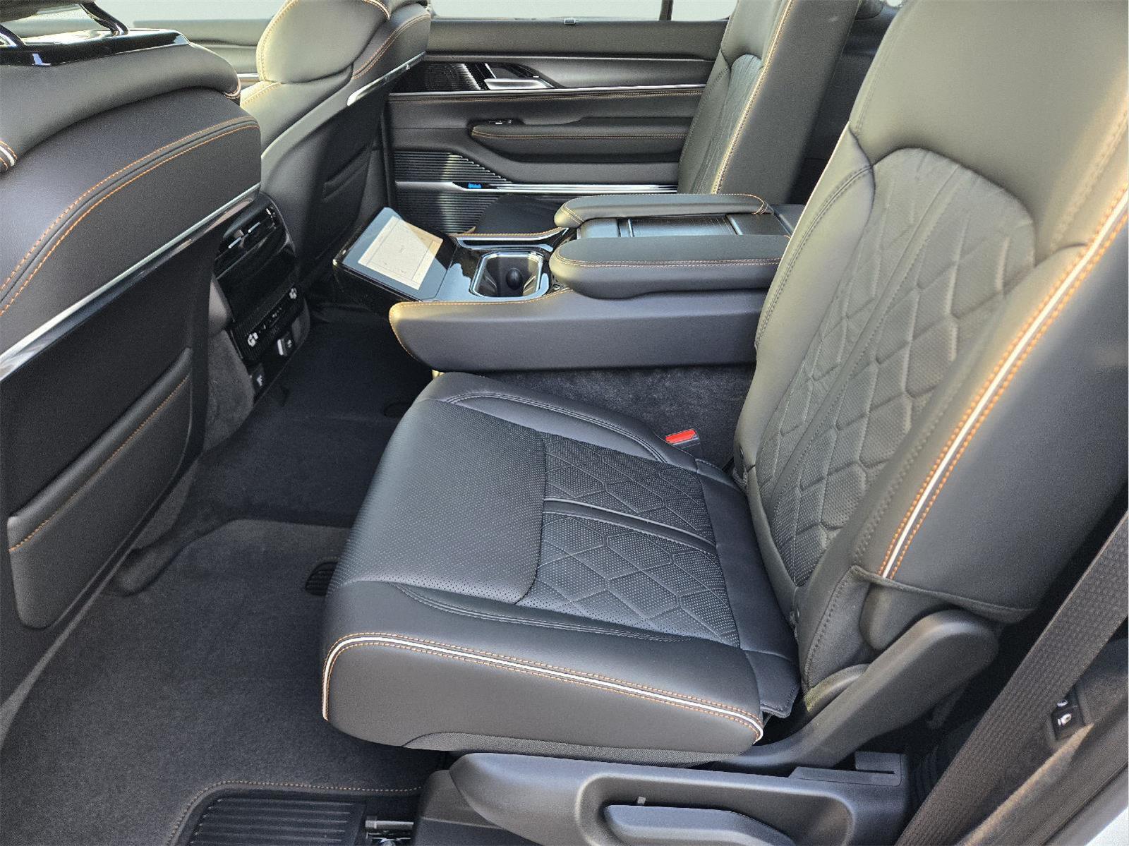 2026 Jeepp Grand Wagoneer photo 8 of 15