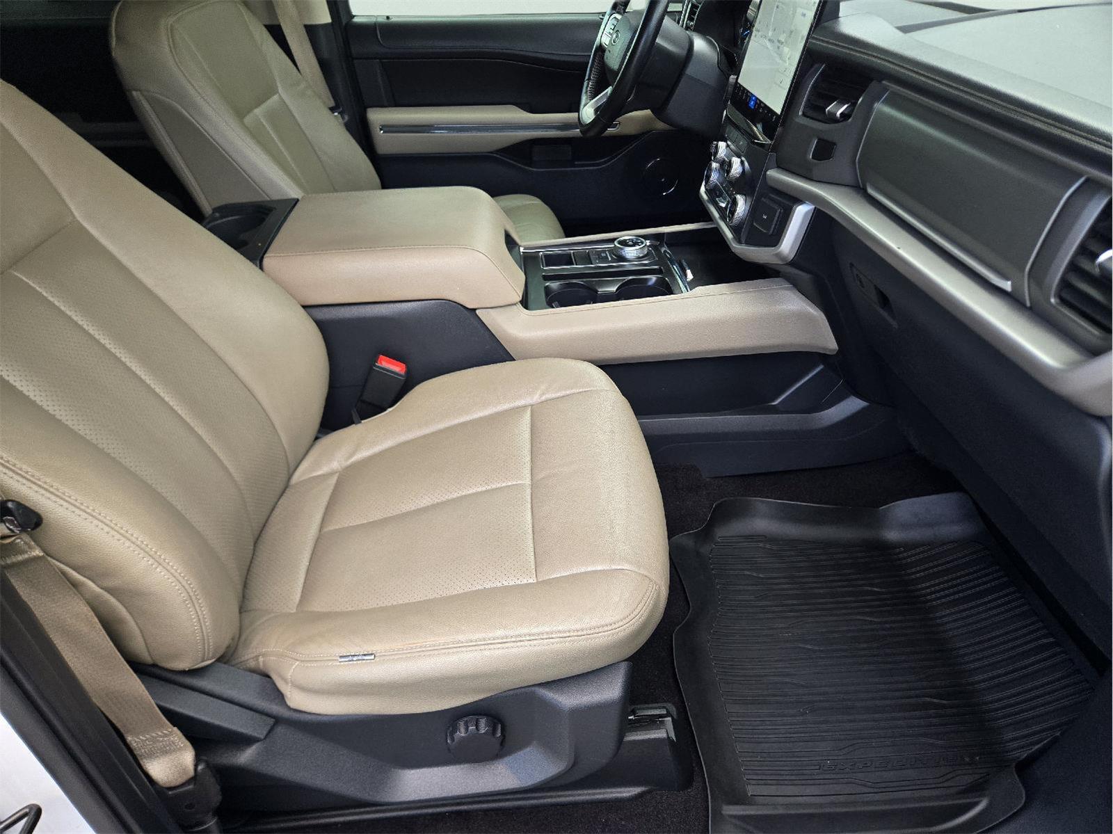 2022 Ford Expedition XLT at Friendly Ford Crosby