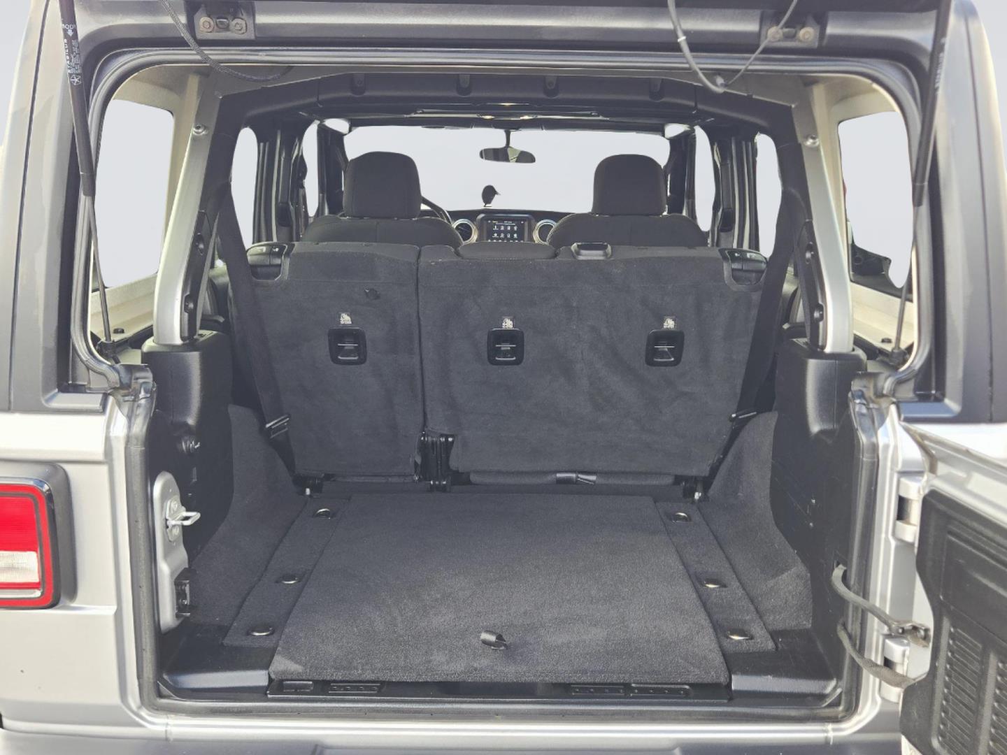 2020 Jeep Wrangler Unlimited photo 21 of 35