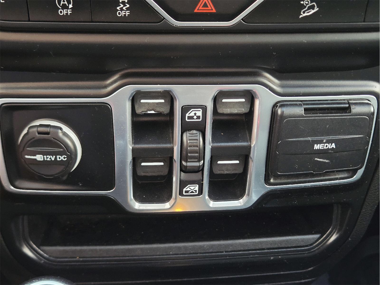 2020 Jeep Wrangler Unlimited photo 27 of 35