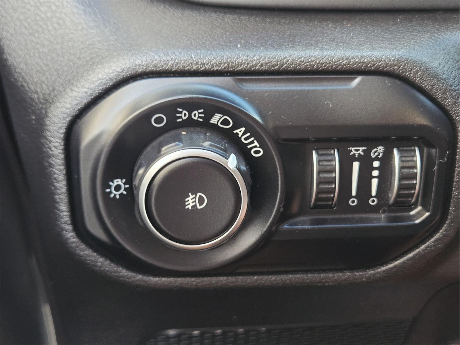 2020 Jeep Wrangler Unlimited photo 33 of 35